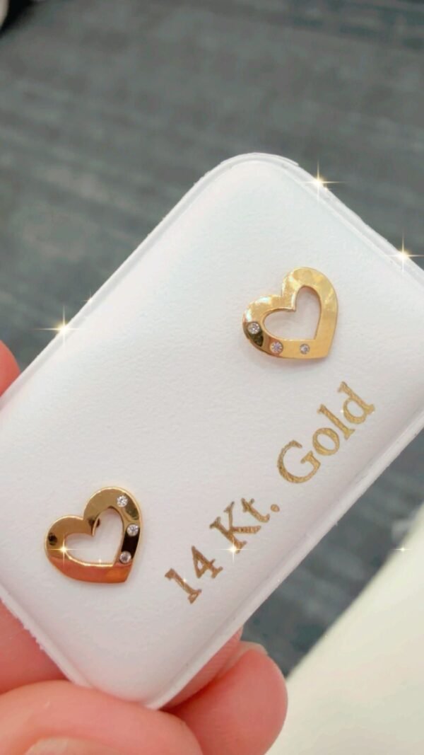 Argollas y aretes corazón