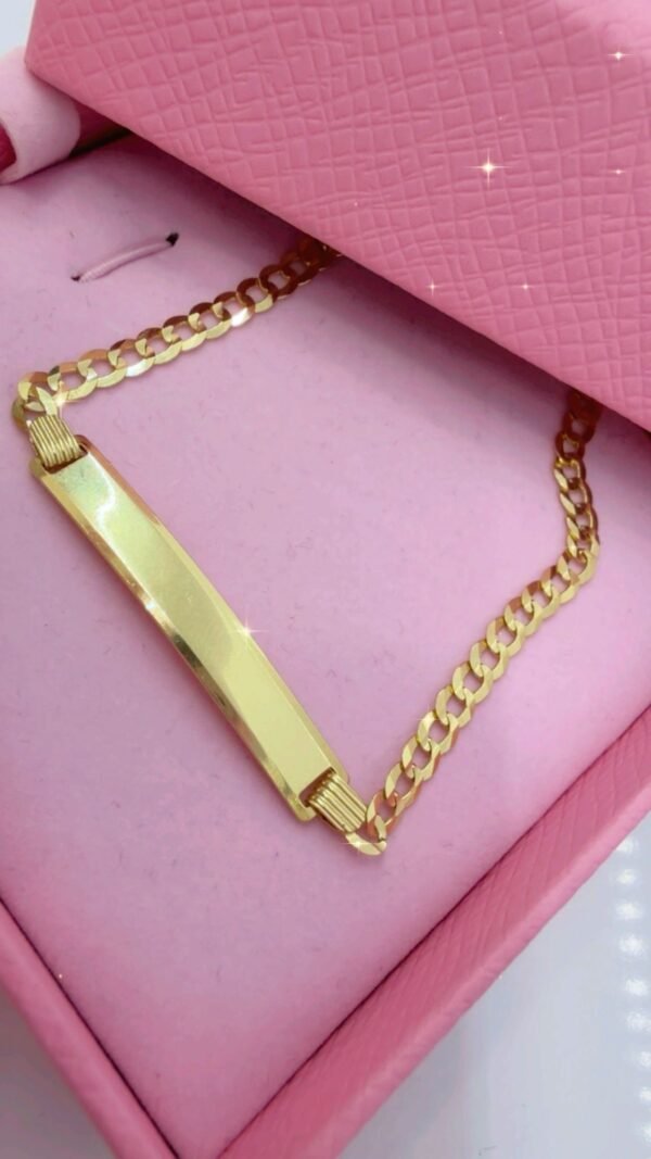 Manilla corte brillo con placa