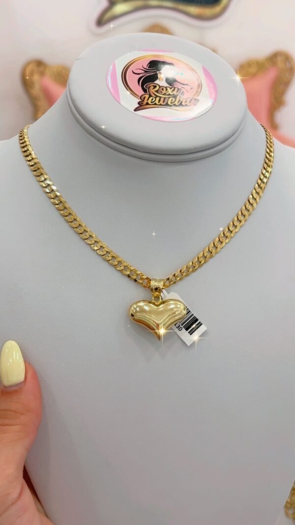 Cadena sólida con dije