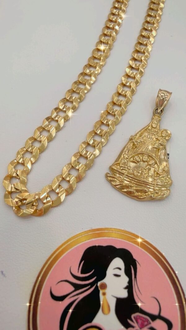 Cadena sólida con dije