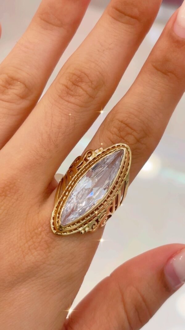 Anillo con diseño 10k