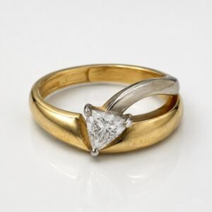 Anillo Solido Piedra Triangular 14k Weight 5.3gr Size 7