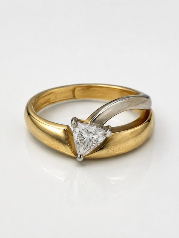 Anillo Solido Piedra Triangular 14k Weight 5.3gr Size 7