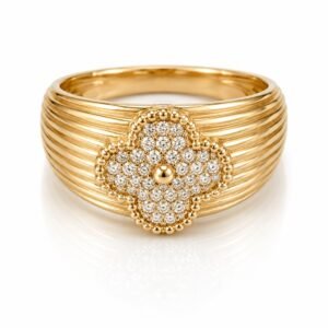 e9a9a778-d6ea-4389-0b06-08df02b766ae.jpg Anillo Chunky Flor Estilo Clover CZ Size 8 Weight 4.3gr
